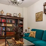 La De Maruchi Inn