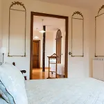 La De Maruchi Inn *