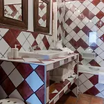 La De Maruchi Inn