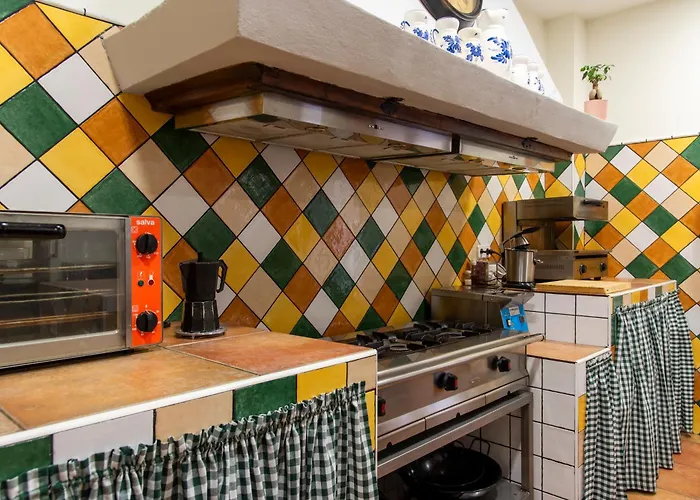 La De Maruchi Pozaldez