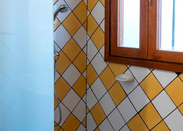 La De Maruchi Pozaldez